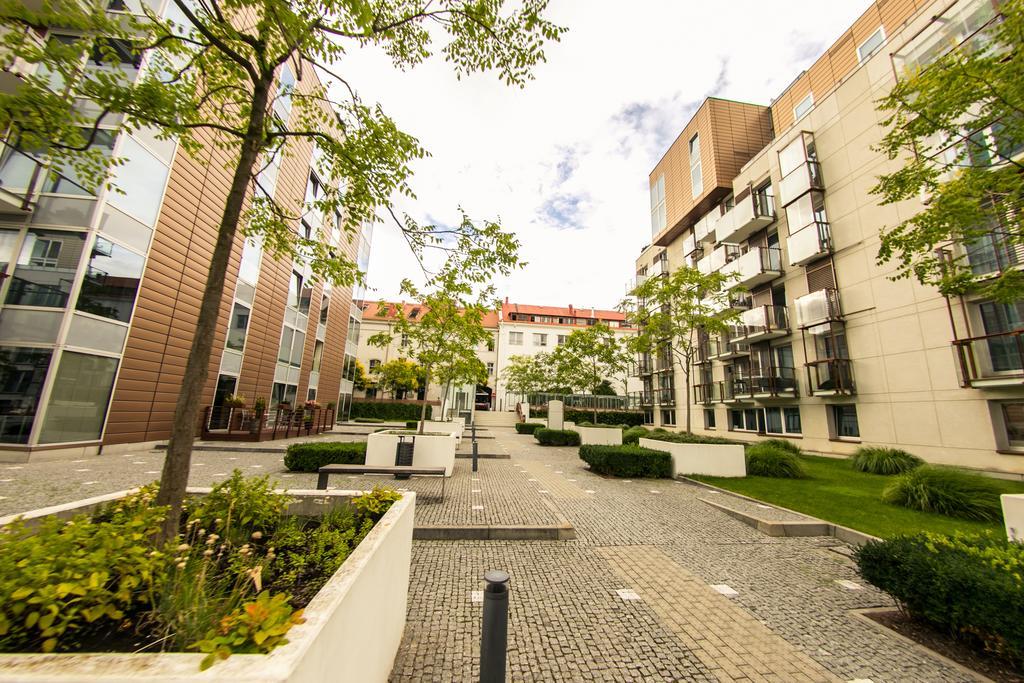 Apartment Korunni Dvur, 2 Free Parkings Prague Exterior photo