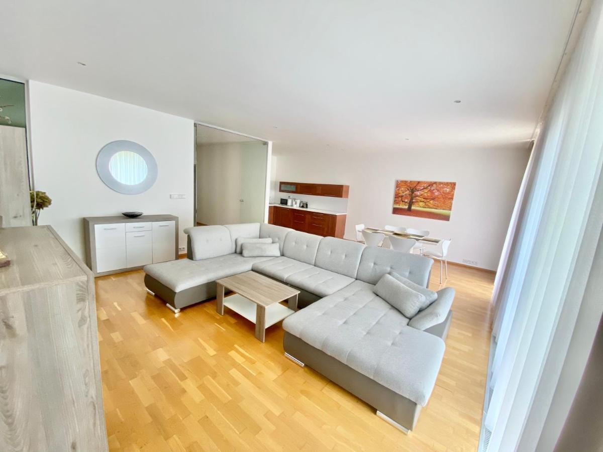 Apartment Korunni Dvur, 2 Free Parkings Prague Exterior photo
